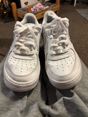 Nike All-White Air Force Size 6Y Low Tops